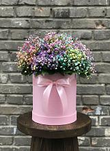 Цветочная композиция из Гипсофила и Розы в шляпной коробке в Килемары