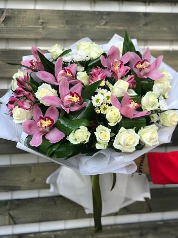 Букет цветов из: Розы и Хризантемы в Килемары