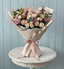 Букет цветов из:  Розы и Лизиантусы в Килемары