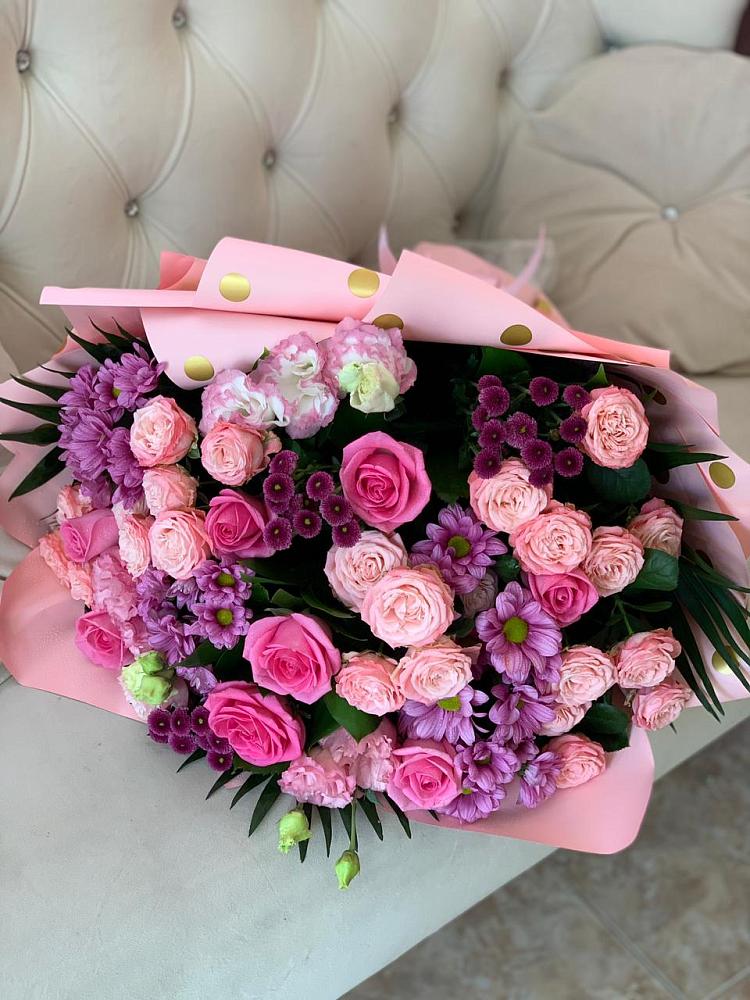 Букет цветов из: Хризантемы, Розы и Лизиантусы в Килемары