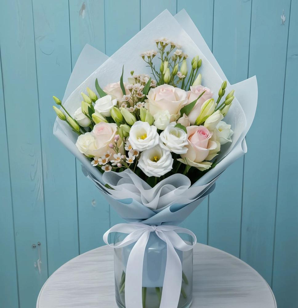 Букет цветов из: Розы и Лизиантусы в Килемары