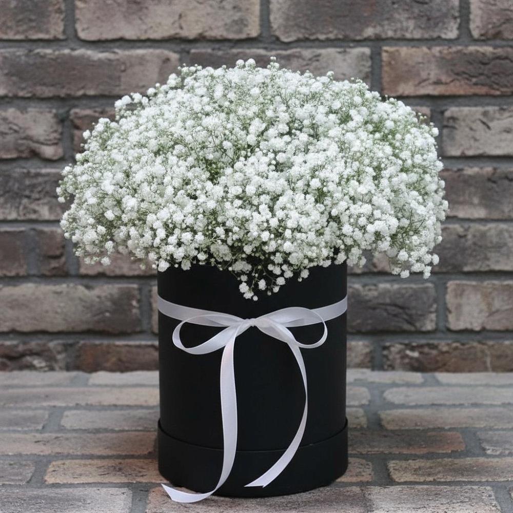 Цветочная композиция из Гипсофила в шляпной коробке в Килемары