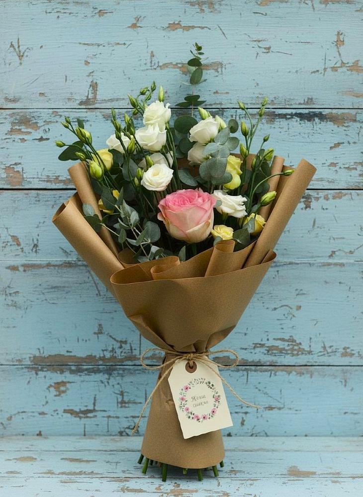 Букет цветов из: Розы и Лизиантусы в Килемары