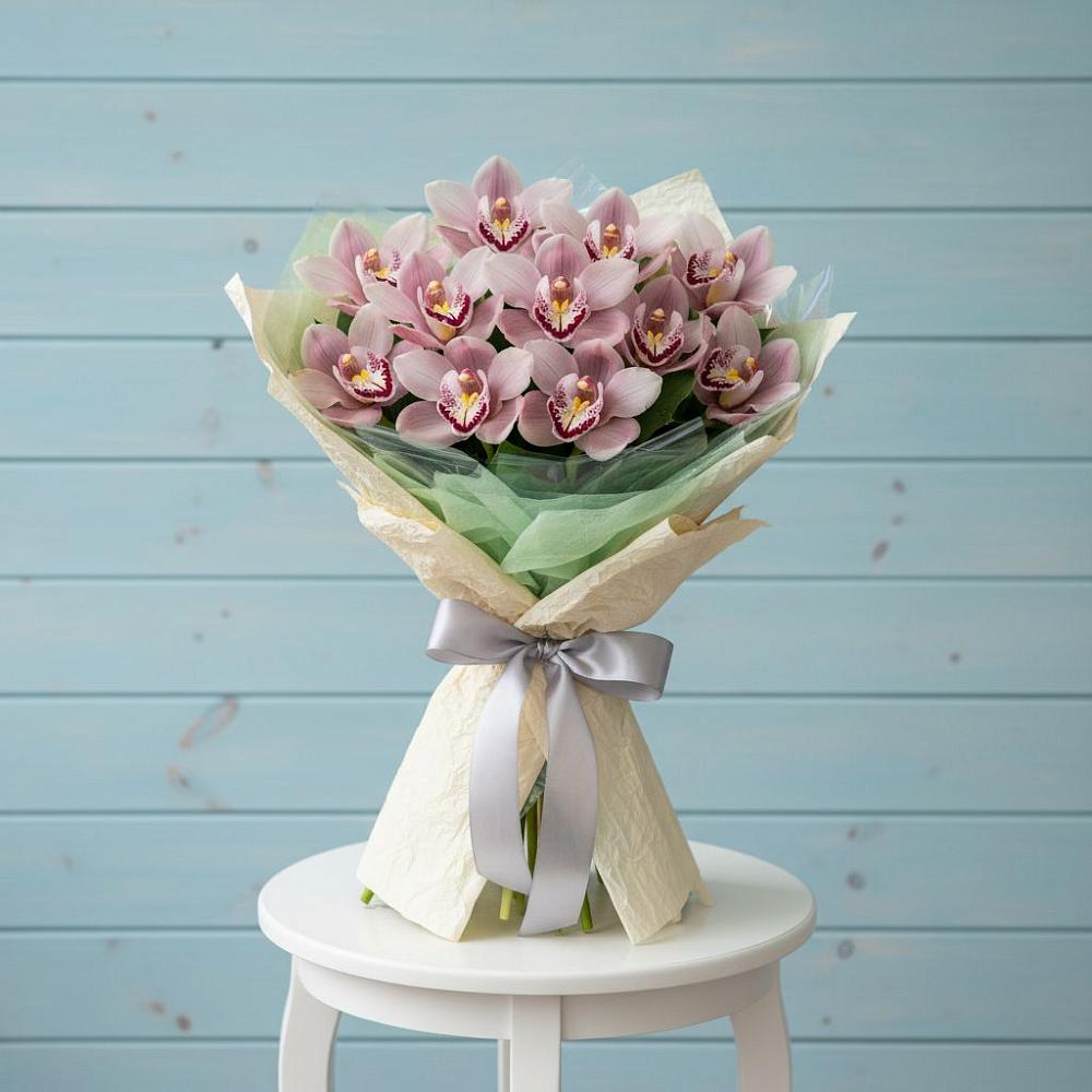 Букет цветов из: Орхидеи и Розы в Килемары