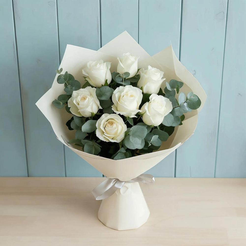 Букет Белые розы в Эвкалипте в Килемары