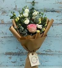 Букет цветов из:  Розы и Лизиантусы в Килемары