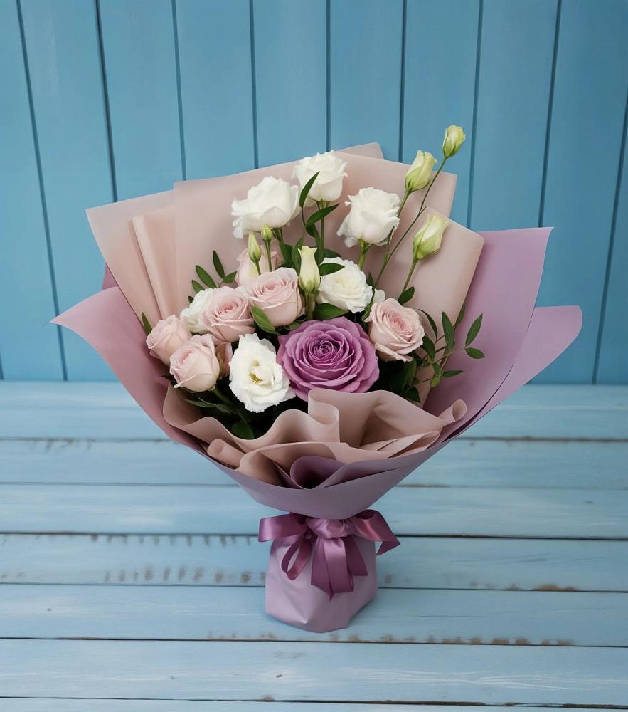 Букет цветов из: Розы и Лизиантусы в Килемары